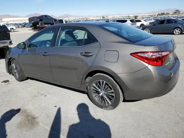 5YFBURHE5HP572183 2017 TOYOTA COROLLA - Image 2