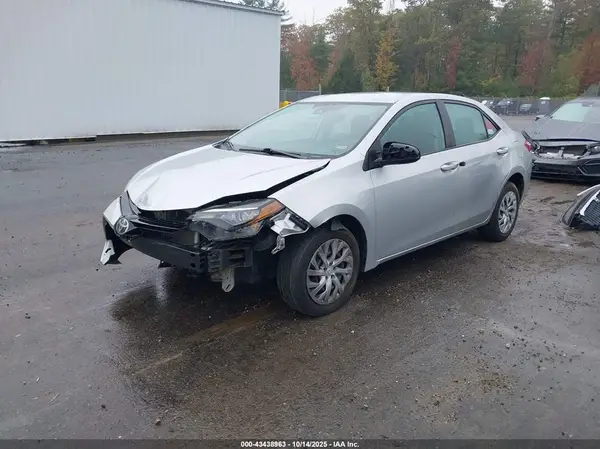 5YFBURHE5HP572331 2017 TOYOTA COROLLA - Image 2