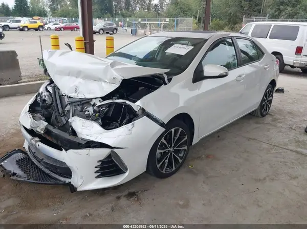 5YFBURHE5HP572989 2017 TOYOTA COROLLA - Image 2