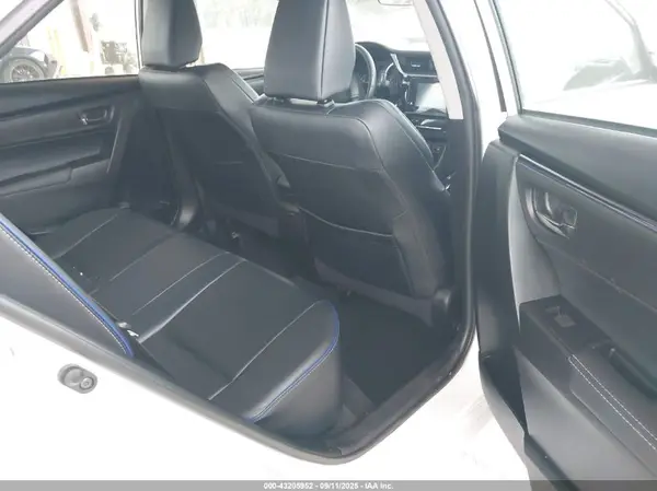 5YFBURHE5HP572989 2017 TOYOTA COROLLA - Image 8