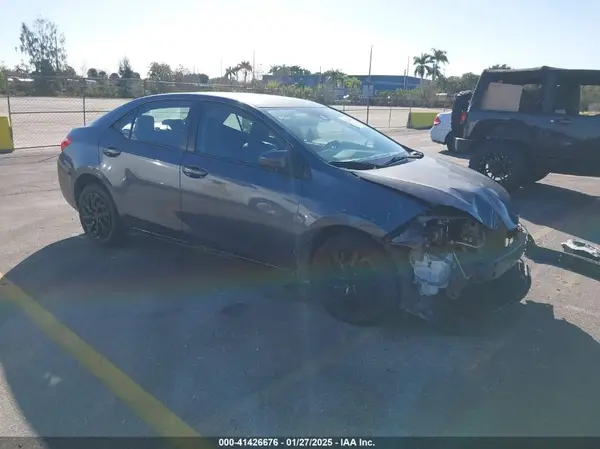 5YFBURHE5HP576217 2017 TOYOTA COROLLA - Image 1