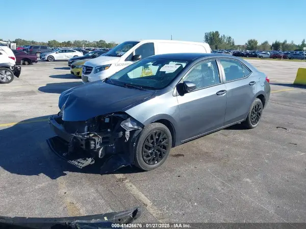 5YFBURHE5HP576217 2017 TOYOTA COROLLA - Image 2
