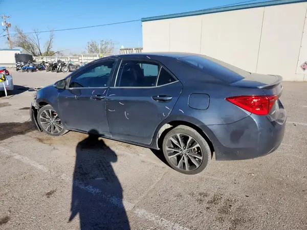5YFBURHE5HP577612 2017 TOYOTA COROLLA - Image 2
