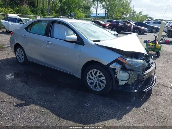 5YFBURHE5HP581112 2017 TOYOTA COROLLA - Image 1