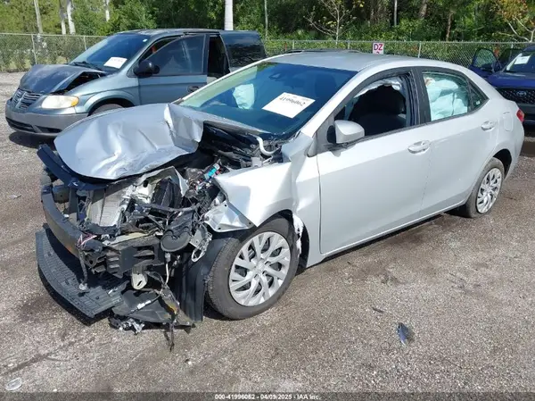 5YFBURHE5HP581112 2017 TOYOTA COROLLA - Image 2