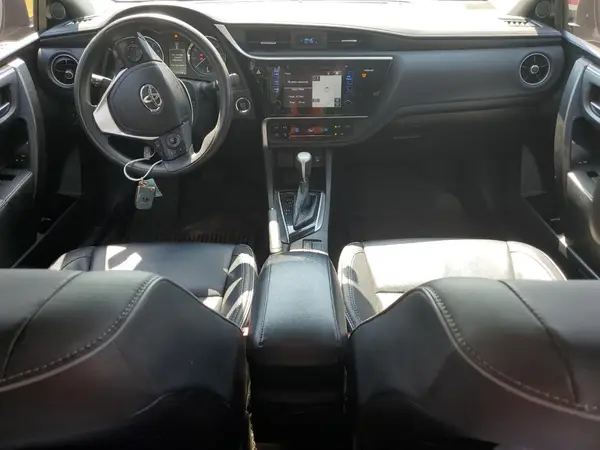 5YFBURHE5HP581319 2017 TOYOTA COROLLA - Image 8