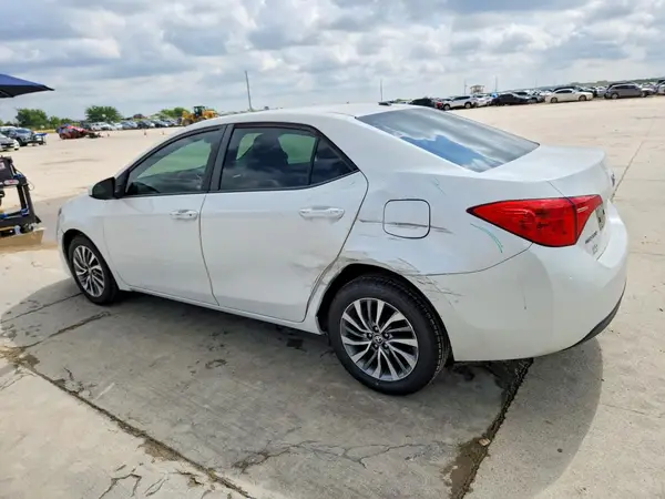 5YFBURHE5HP581577 2017 TOYOTA COROLLA - Image 2