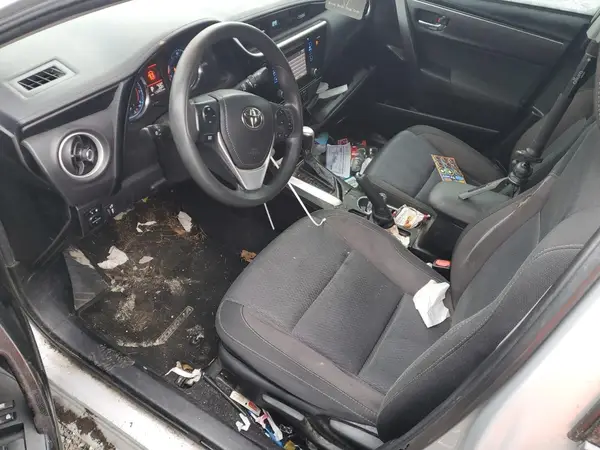 5YFBURHE5HP582373 2017 TOYOTA COROLLA - Image 8