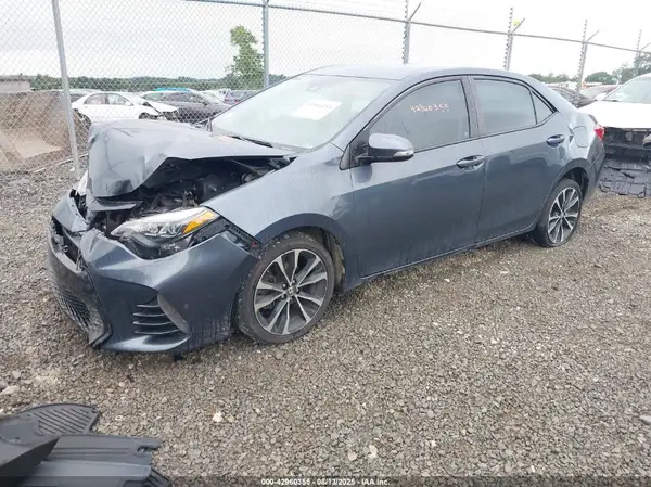 5YFBURHE5HP582504 2017 TOYOTA COROLLA - Image 2