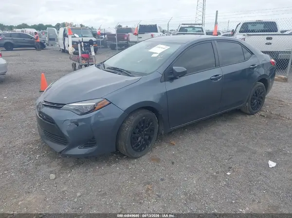 5YFBURHE5HP583054 2017 TOYOTA COROLLA - Image 2