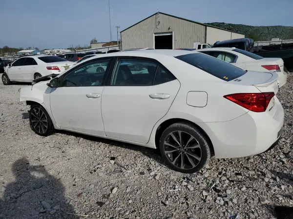 5YFBURHE5HP583734 2017 TOYOTA COROLLA - Image 2