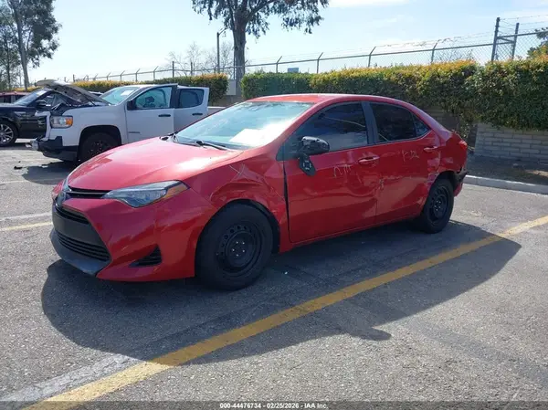 5YFBURHE5HP584009 2017 TOYOTA COROLLA - Image 2