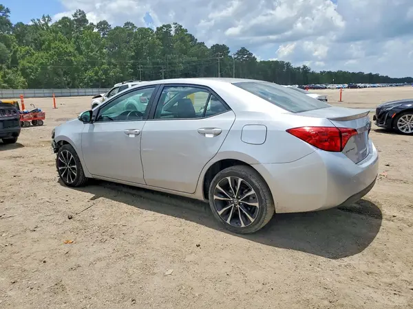 5YFBURHE5HP585967 2017 TOYOTA COROLLA - Image 2