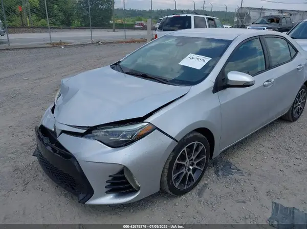 5YFBURHE5HP590330 2017 TOYOTA COROLLA - Image 2