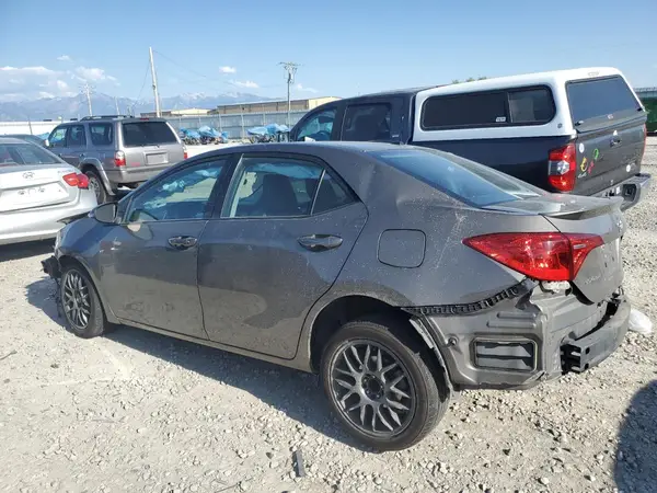 5YFBURHE5HP591218 2017 TOYOTA COROLLA - Image 2