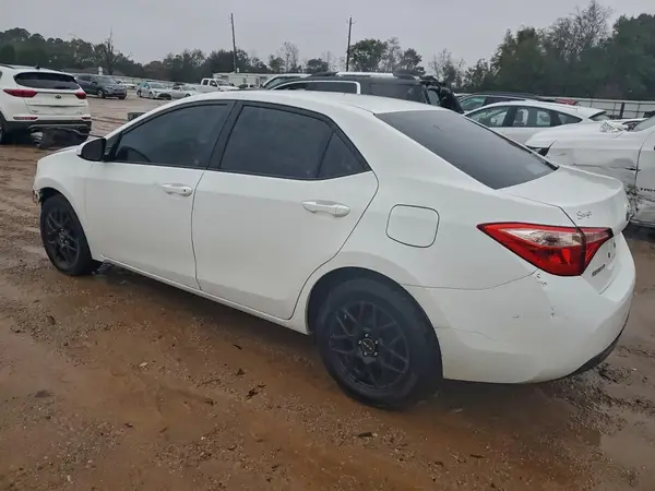 5YFBURHE5HP597021 2017 TOYOTA COROLLA - Image 2