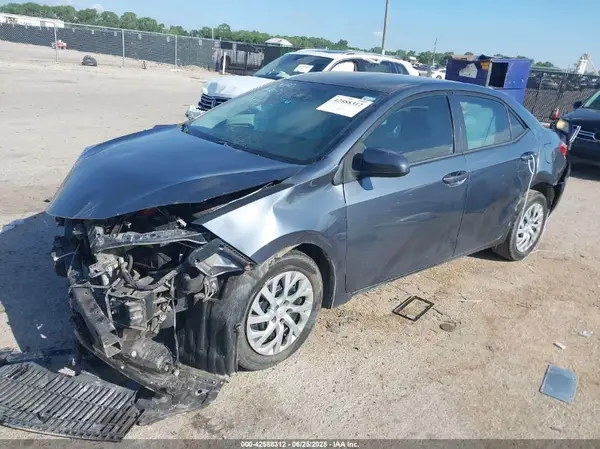 5YFBURHE5HP598976 2017 TOYOTA COROLLA - Image 2