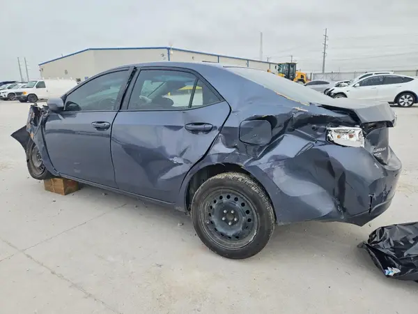 5YFBURHE5HP600242 2017 TOYOTA COROLLA - Image 2