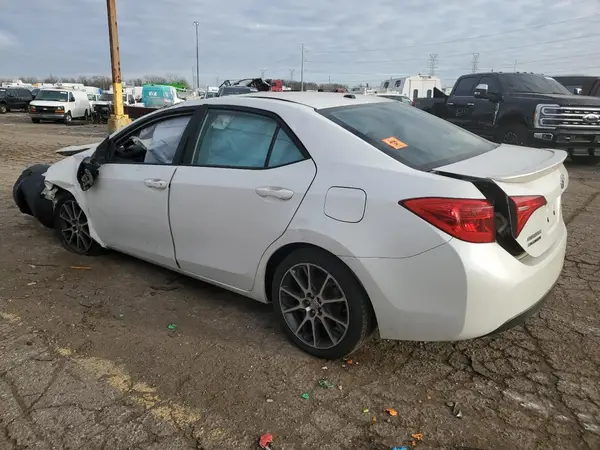 5YFBURHE5HP601021 2017 TOYOTA COROLLA - Image 2
