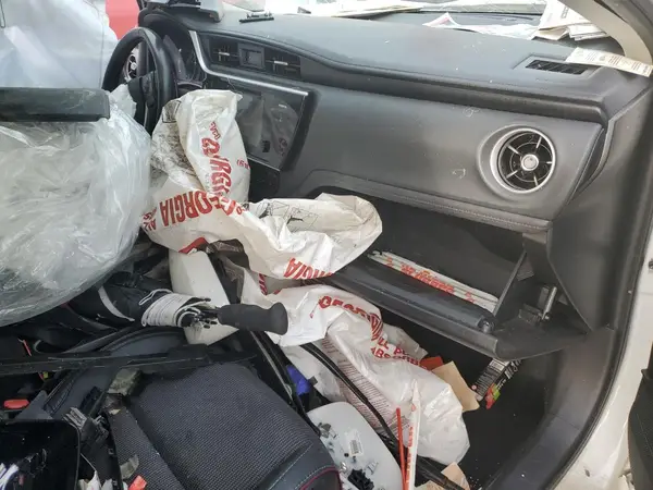 5YFBURHE5HP601021 2017 TOYOTA COROLLA - Image 8