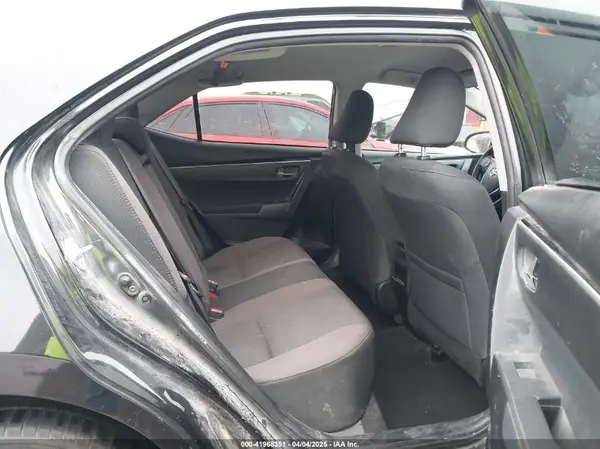 5YFBURHE5HP607076 2017 TOYOTA COROLLA - Image 8