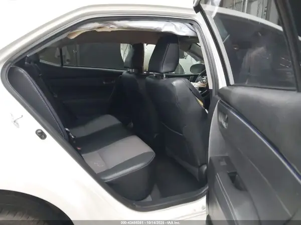 5YFBURHE5HP608213 2017 TOYOTA COROLLA - Image 8
