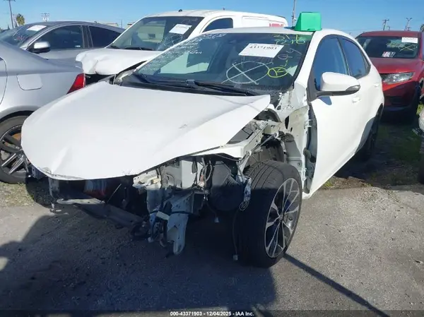 5YFBURHE5HP609460 2017 TOYOTA COROLLA - Image 2