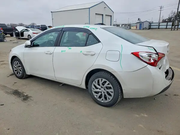 5YFBURHE5HP611595 2017 TOYOTA COROLLA - Image 2