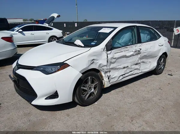 5YFBURHE5HP611676 2017 TOYOTA COROLLA - Image 2