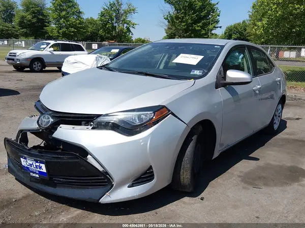 5YFBURHE5HP614433 2017 TOYOTA COROLLA - Image 2