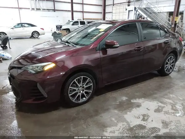 5YFBURHE5HP614559 2017 TOYOTA COROLLA - Image 2