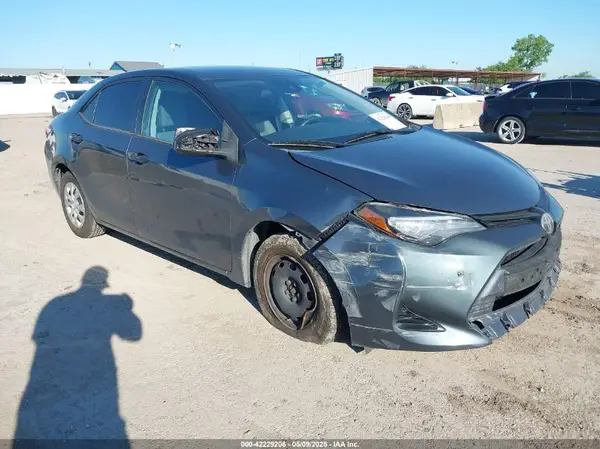 5YFBURHE5HP614688 2017 TOYOTA COROLLA - Image 1