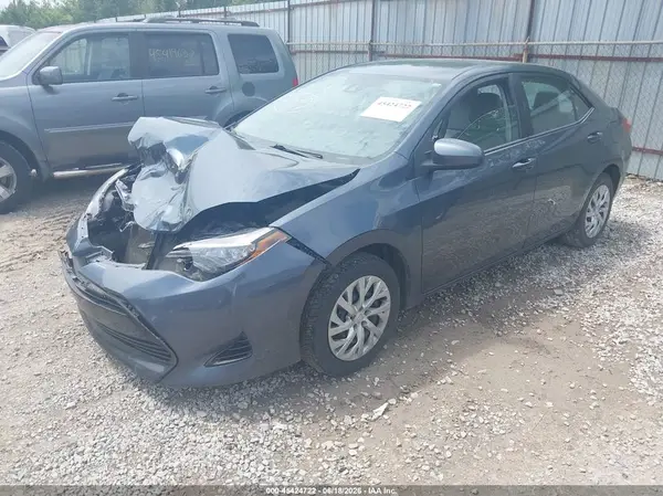 5YFBURHE5HP614707 2017 TOYOTA COROLLA - Image 2