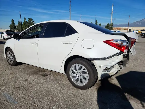 5YFBURHE5HP615355 2017 TOYOTA COROLLA - Image 2