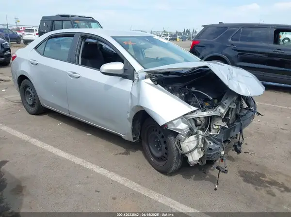 5YFBURHE5HP620894 2017 TOYOTA COROLLA - Image 1
