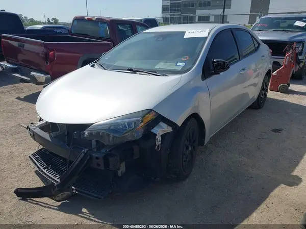 5YFBURHE5HP620958 2017 TOYOTA COROLLA - Image 2