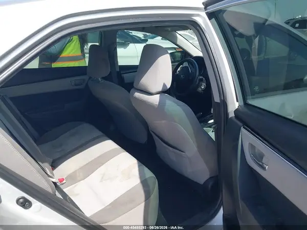 5YFBURHE5HP620958 2017 TOYOTA COROLLA - Image 8