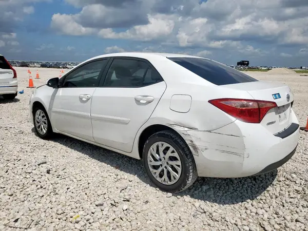 5YFBURHE5HP621107 2017 TOYOTA COROLLA - Image 2
