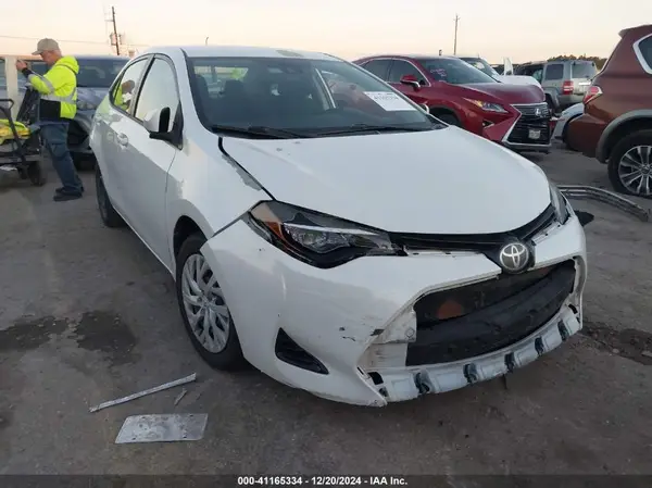 5YFBURHE5HP622063 2017 TOYOTA COROLLA - Image 1