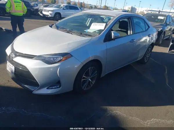 5YFBURHE5HP623195 2017 TOYOTA COROLLA - Image 2