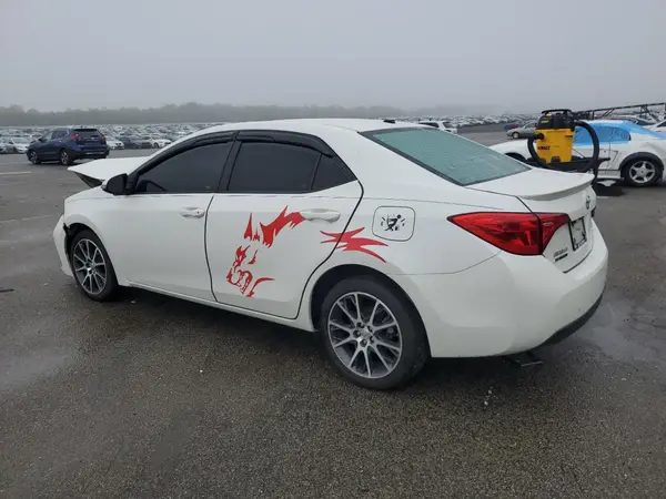 5YFBURHE5HP625738 2017 TOYOTA COROLLA - Image 2