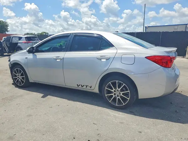5YFBURHE5HP630163 2017 TOYOTA COROLLA - Image 2