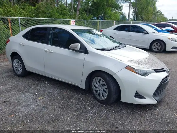 5YFBURHE5HP630213 2017 TOYOTA COROLLA - Image 1