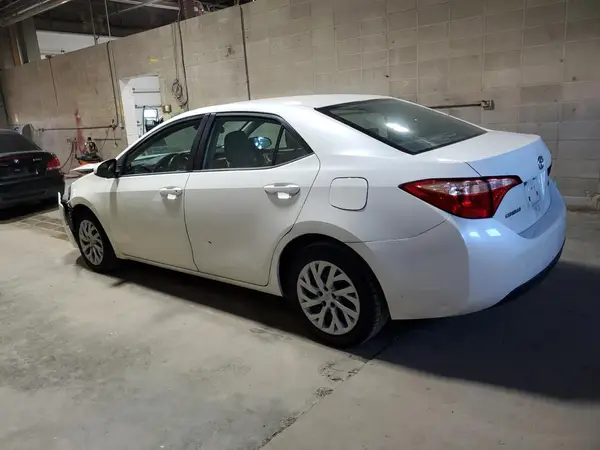5YFBURHE5HP630647 2017 TOYOTA COROLLA - Image 2