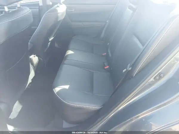 5YFBURHE5HP631944 2017 TOYOTA COROLLA - Image 8