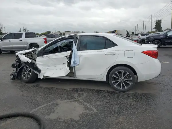 5YFBURHE5HP632432 2017 TOYOTA COROLLA - Image 2