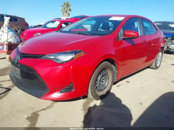 5YFBURHE5HP632947 2017 TOYOTA COROLLA - Image 2