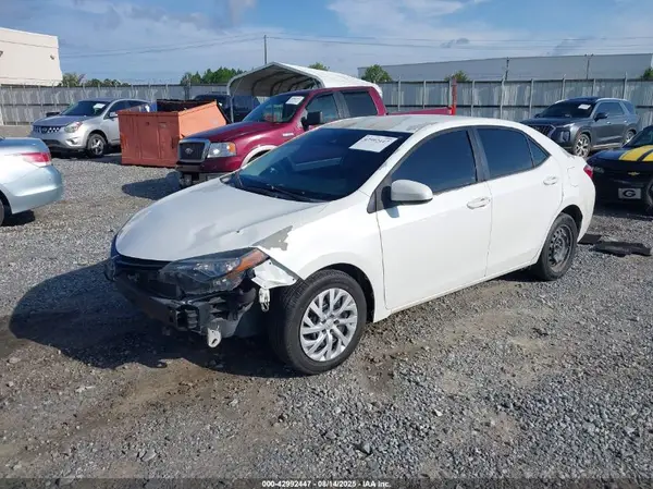 5YFBURHE5HP634276 2017 TOYOTA COROLLA - Image 2