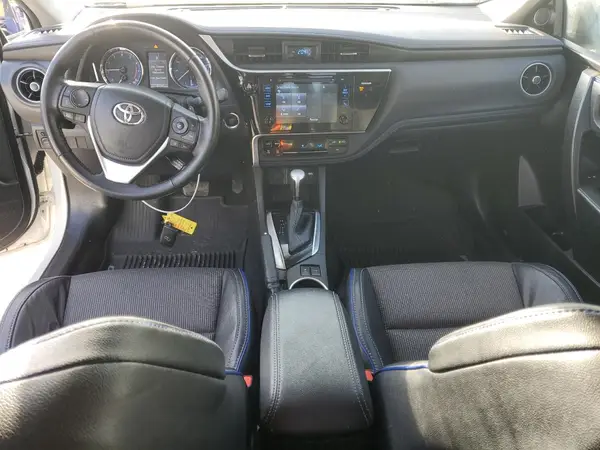 5YFBURHE5HP636447 2017 TOYOTA COROLLA - Image 8