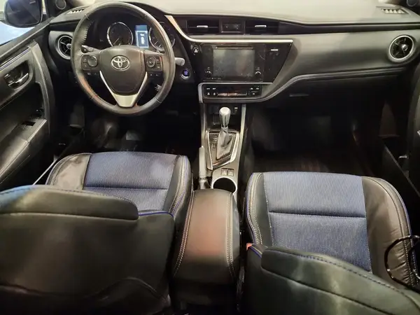 5YFBURHE5HP639218 2017 TOYOTA COROLLA - Image 8